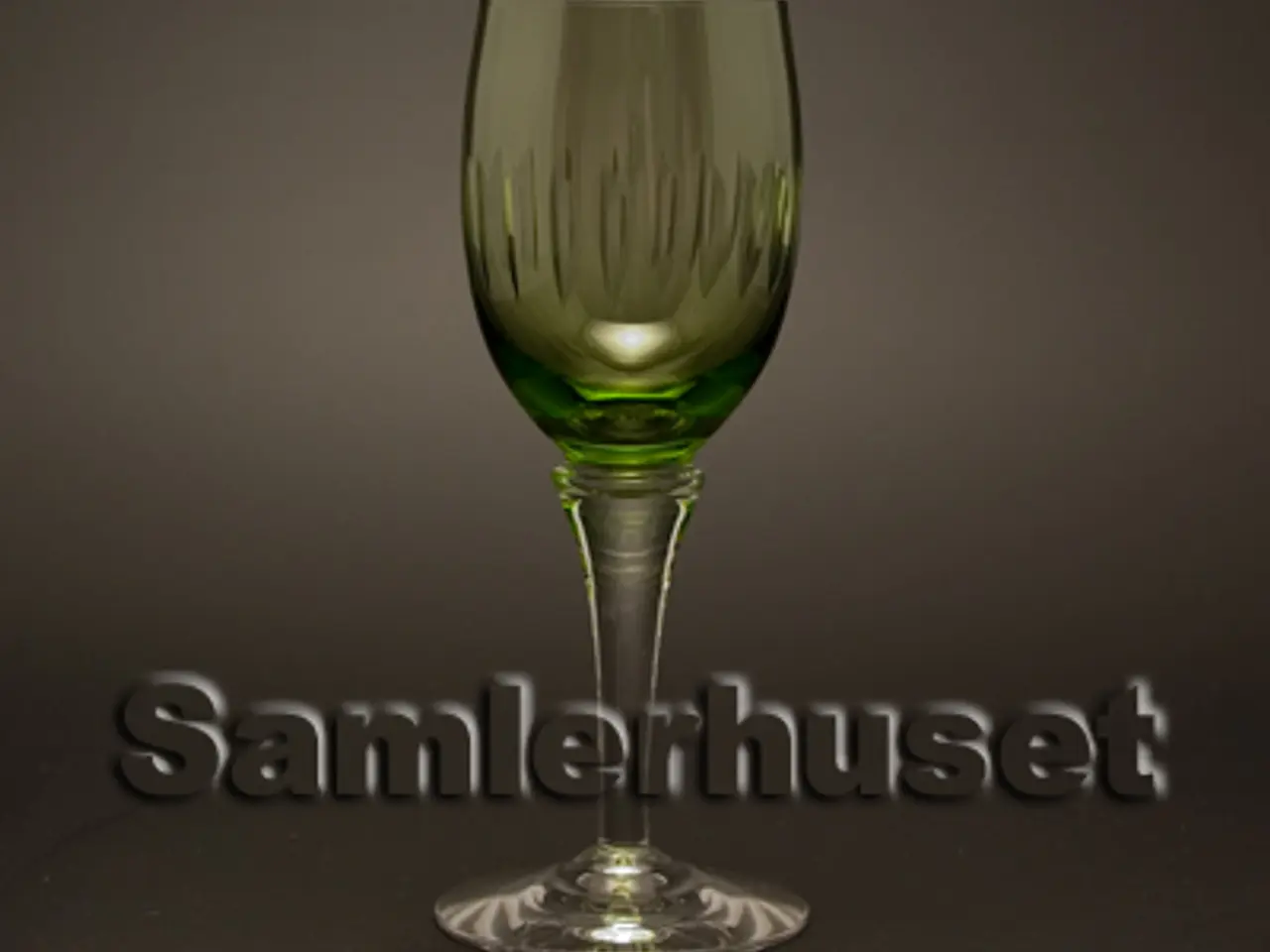 Billede 1 - Leonora Hvidvinsglas, grøn. H:150 mm.
