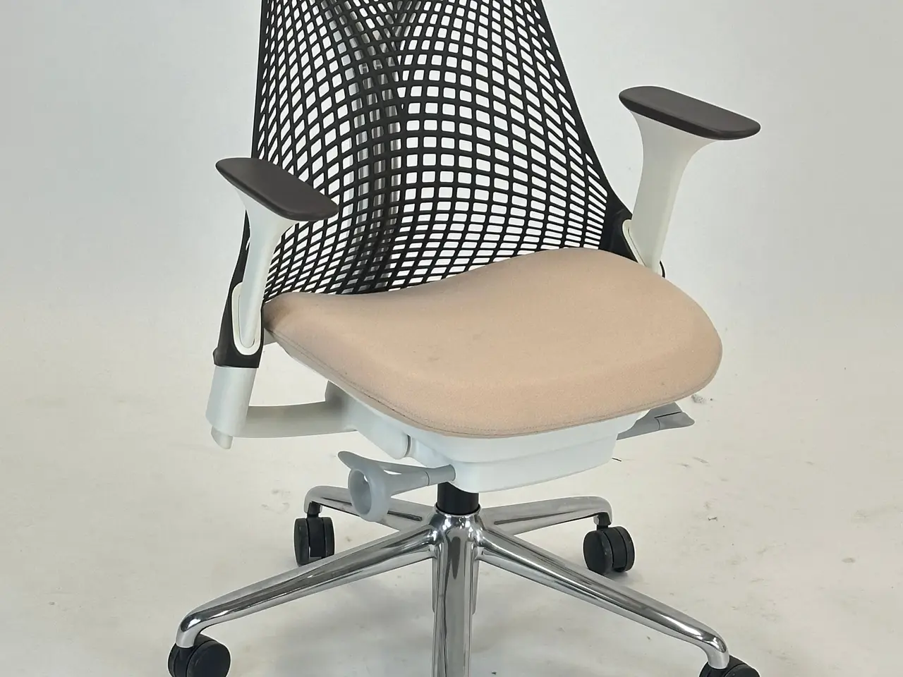Billede 1 - Herman Miller SAYL Kontorstol – Lyserød/Brun/Krom Stel
