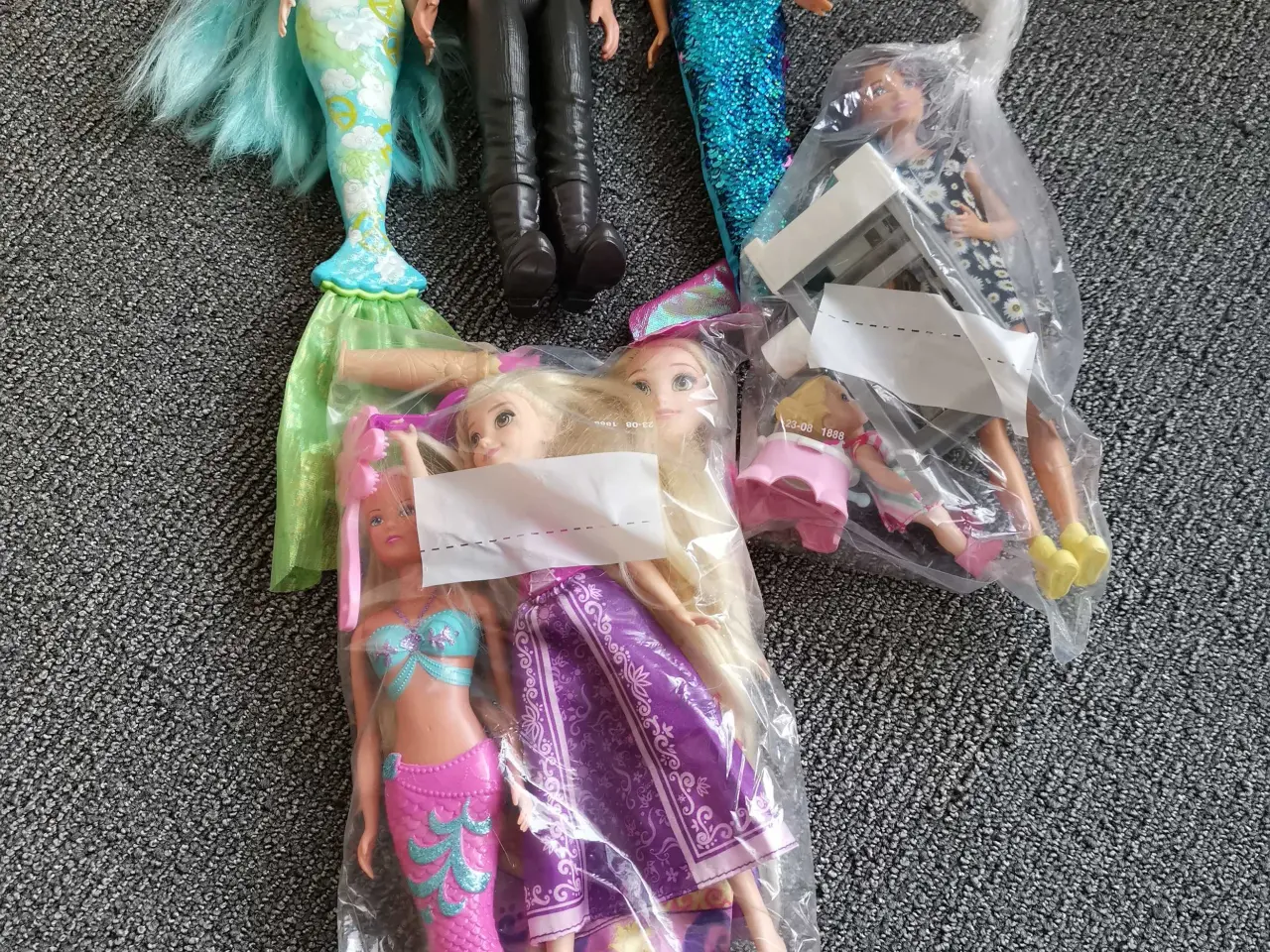 Billede 4 - Barbie + dvs