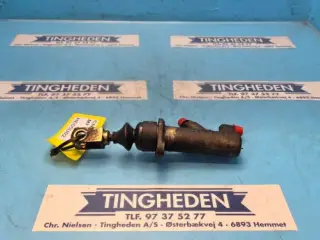 Massey Ferguson 3060 Hovedcylinder 3388831M4