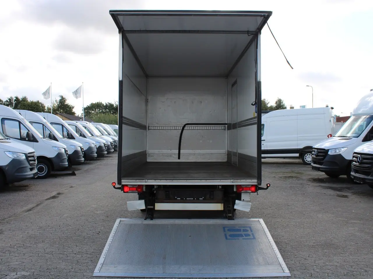 Billede 11 - Iveco Daily 2,3 35S14 Alukasse m/lift AG8