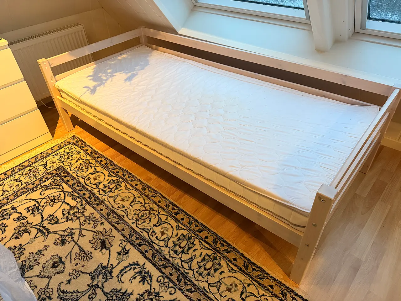 Billede 1 - Enkeltseng, 90 × 200 cm