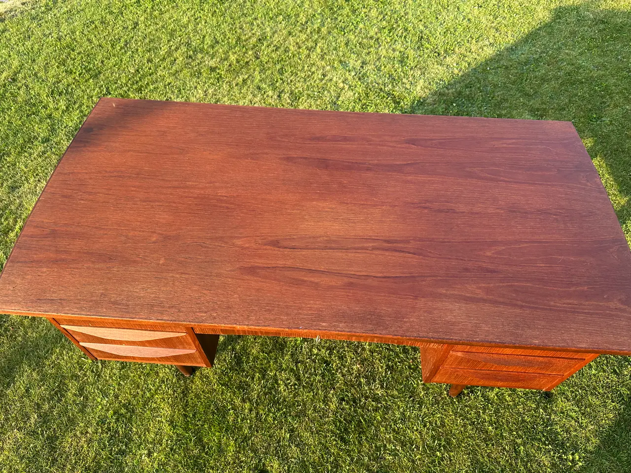 Billede 2 - Skrivebord, teaktræ m. skuffer