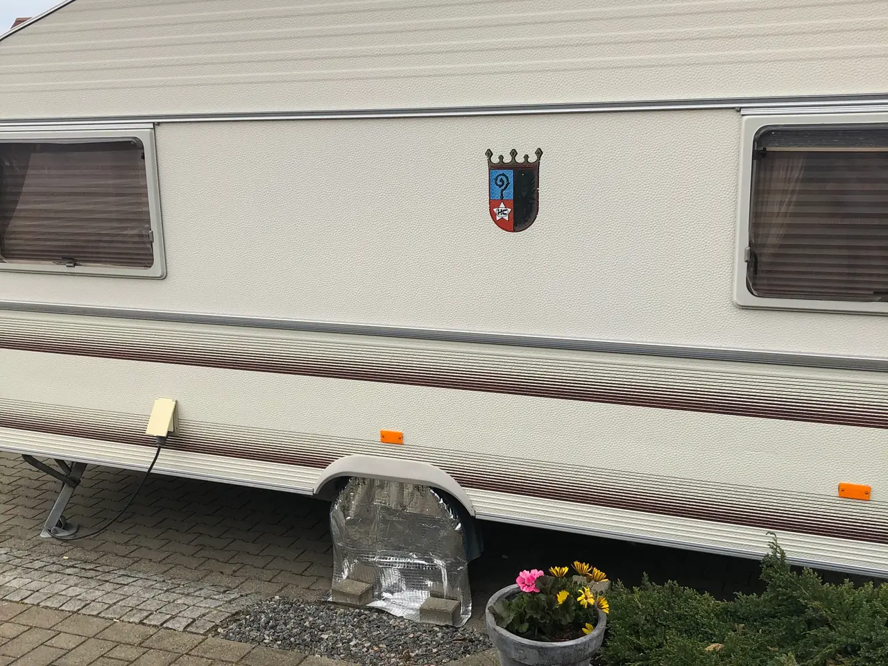 Billede 3 - Velholdt campingvogn med flot fortelt