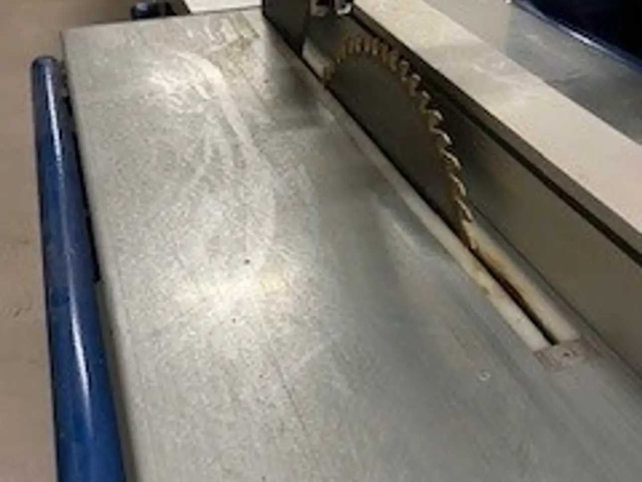 Billede 4 - Stor rundsav med bord