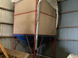 Silo til foder eller træpiller
