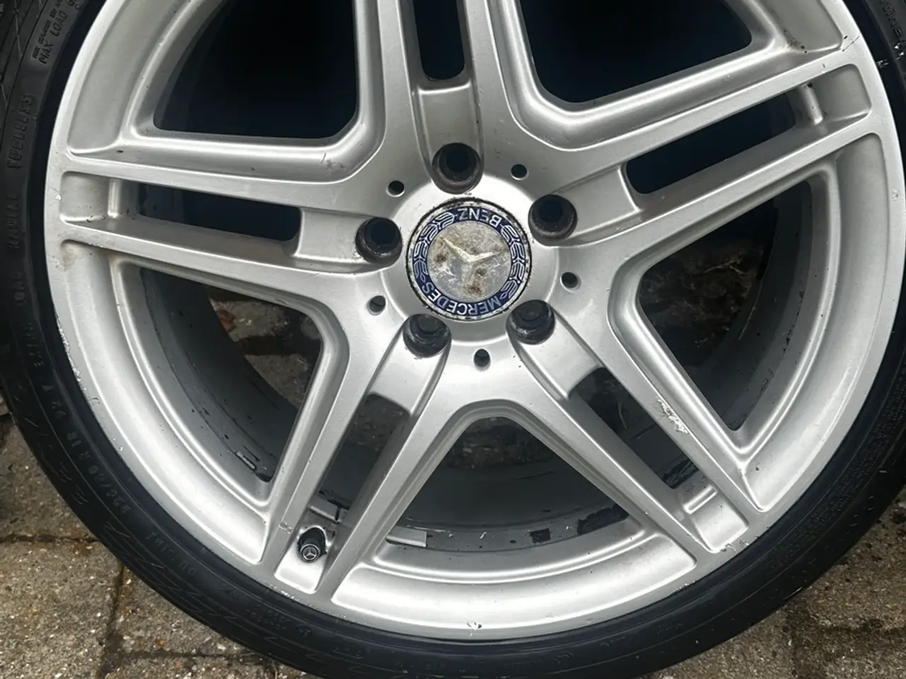 Billede 4 - Originale Mercedes-AMG 18” alufælge med dæk