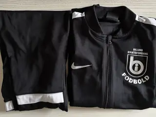 Sportstøj, Træningsdragt Nike str. 137-147