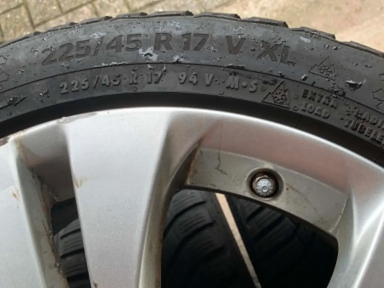 Billede 4 - Original Mercedes alufælge med vinterdæk 17"