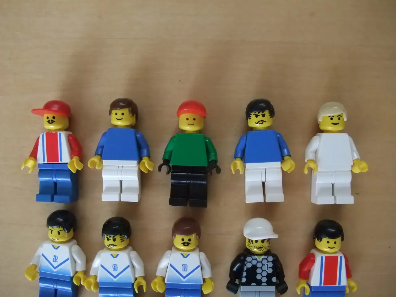 Billede 2 - Lego Team/Fodbold Spillere Figurer