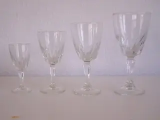 Vinglas "skævknækket"