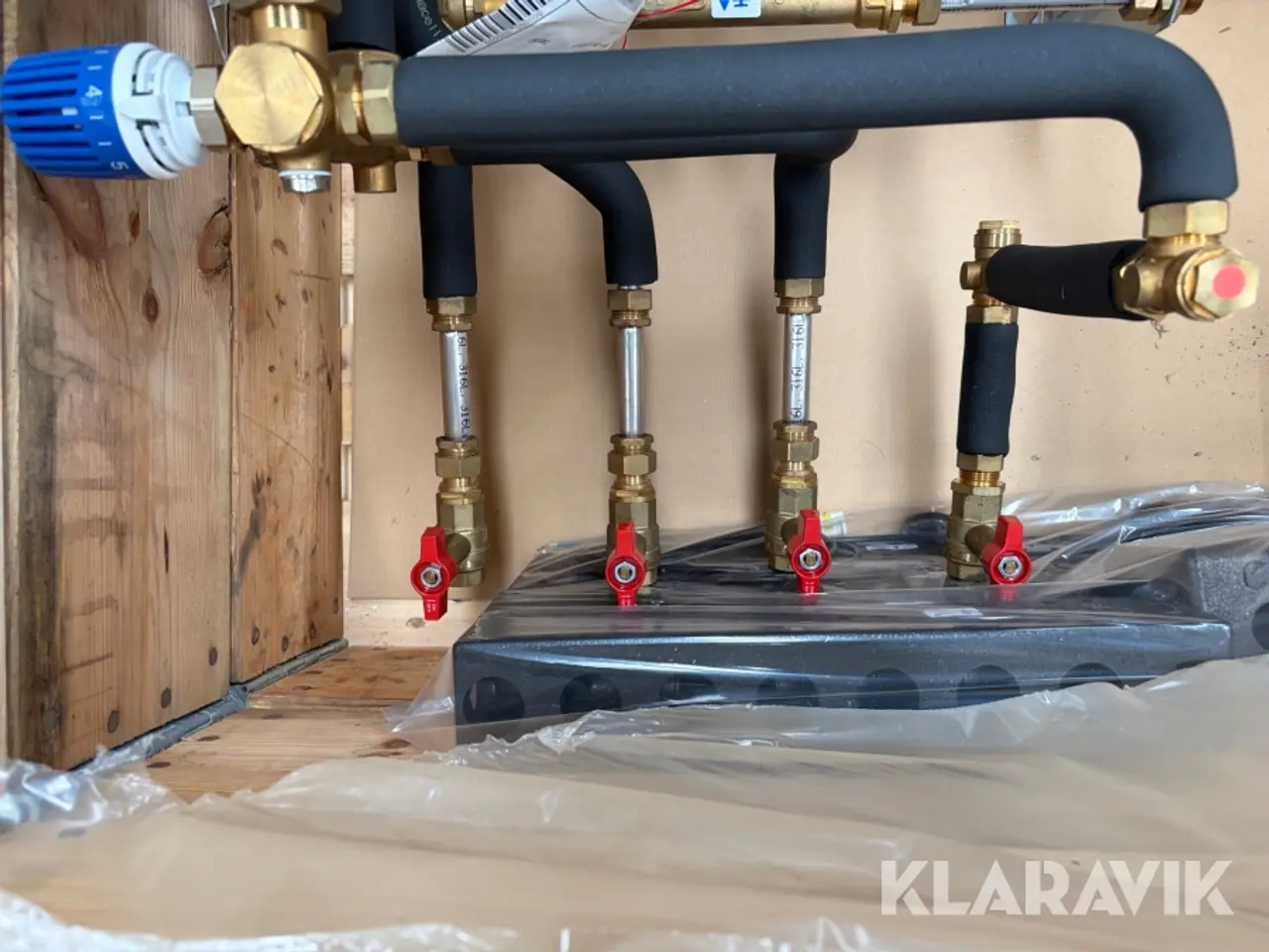 Billede 5 - Gulvvarmeunit Wavin BCVS TP2 5KV + 3VV + 4GV med 4 kredse og Grundfos cirkulationspumpe