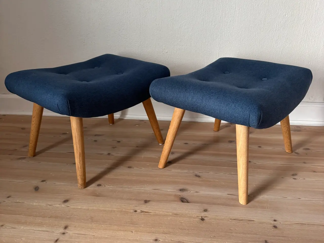 Billede 6 - 2 Pers. Sofa, lænestol og 2 skamler 