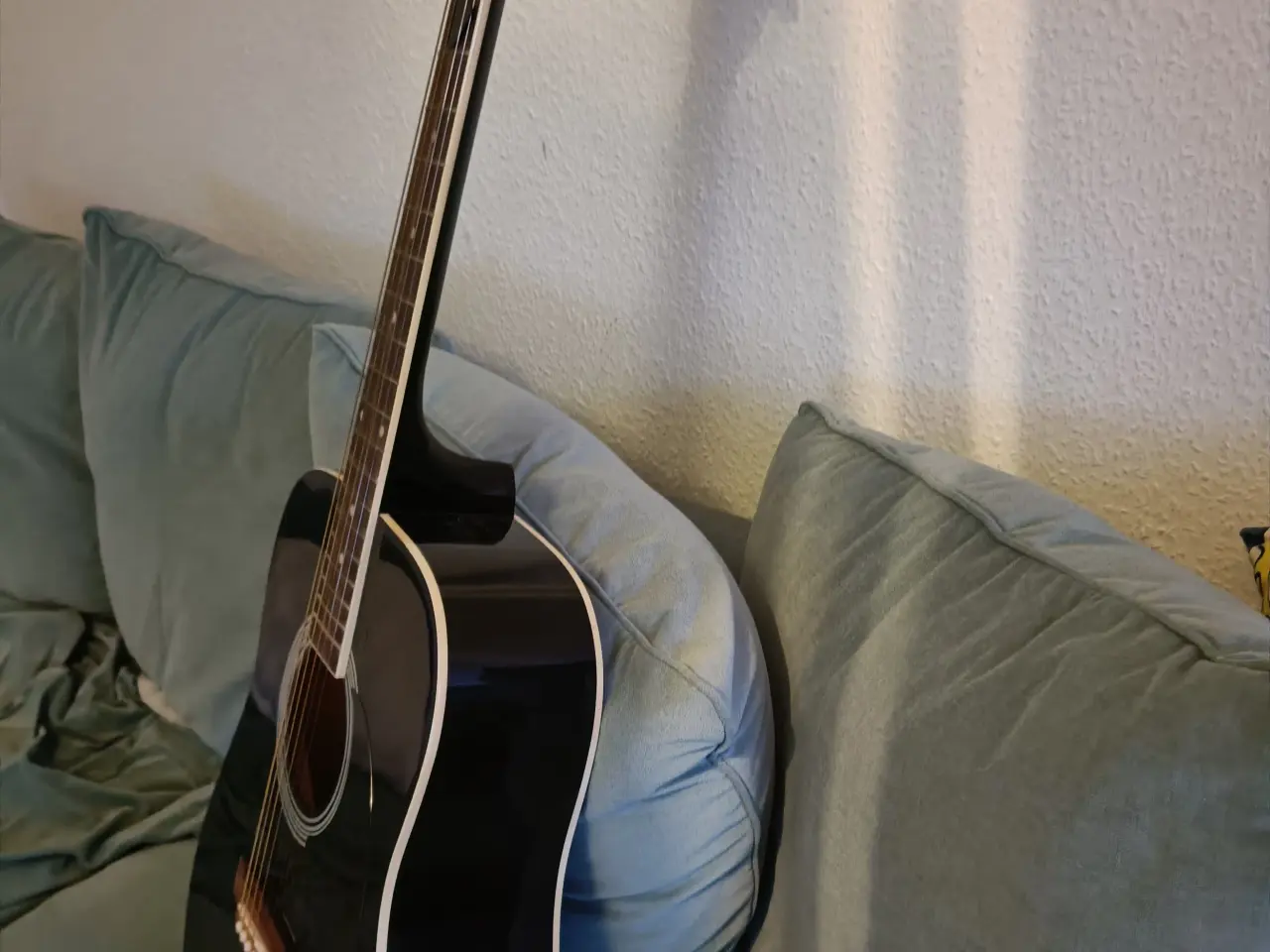 Billede 2 - Guitar meget flot men jeg spiller ikke 