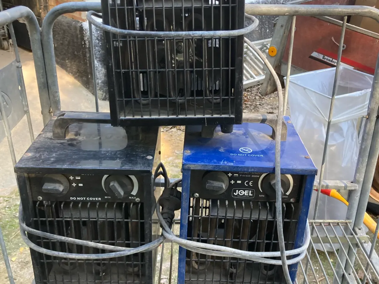 Billede 1 - 3 stk. 2 KW varmeblæser.Pris pr. Stk. 125,-