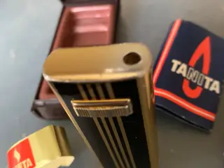 Tanita gaslighter i original æske