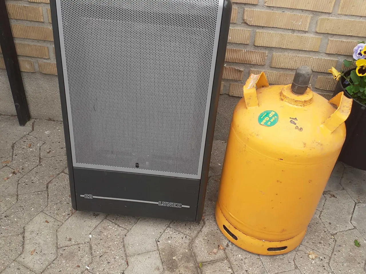 Billede 1 - Gasovn og gasflaske 