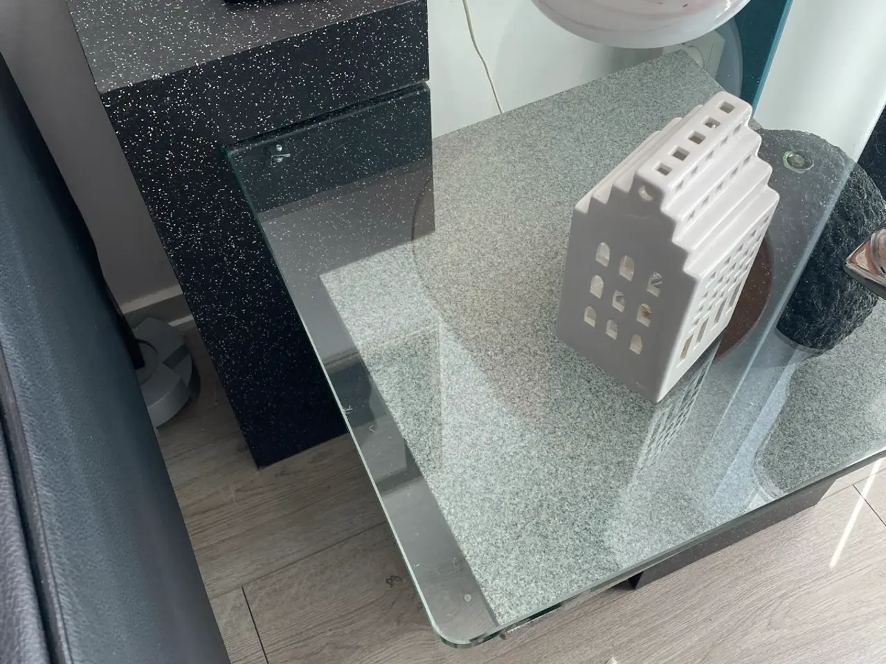 Billede 9 - Glasbord med granithylde under
