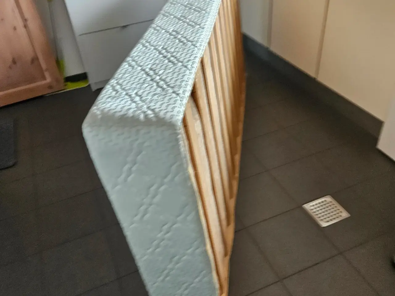 Billede 3 - Box madras 2 stk med ben og topmadrasser