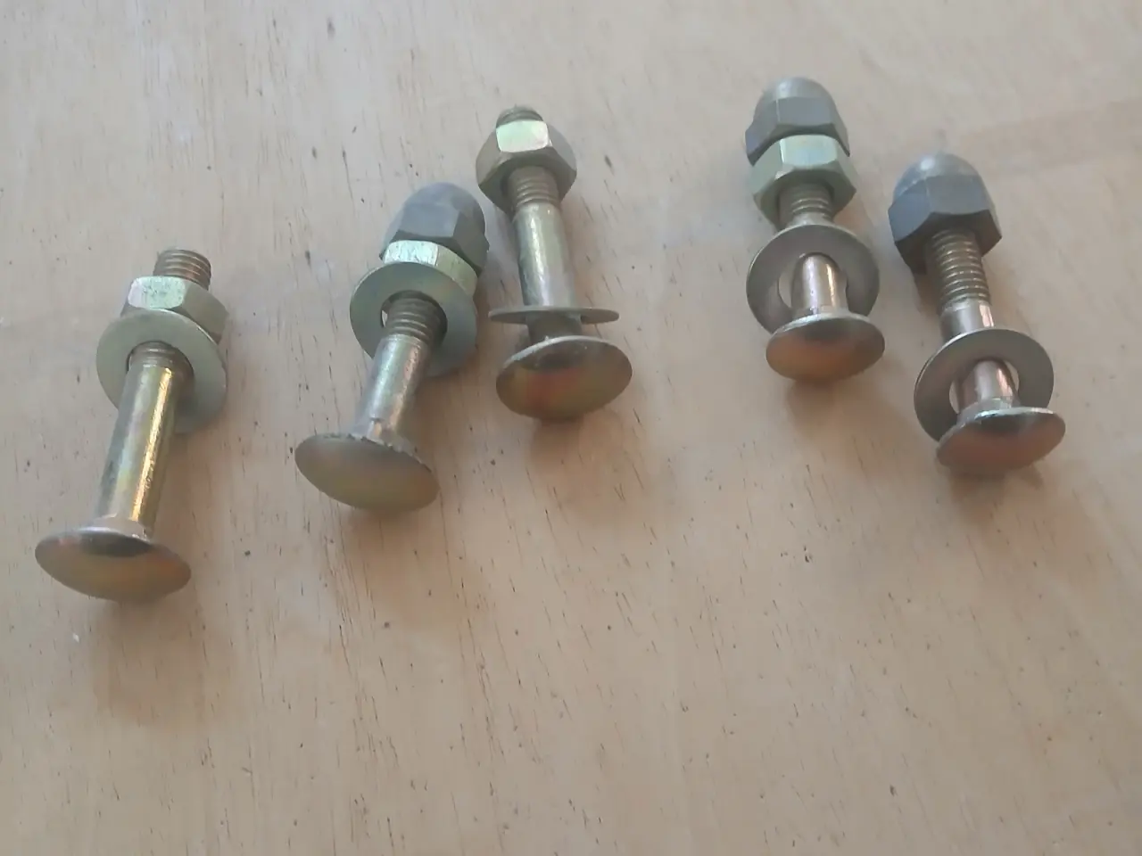 Billede 2 - Messinge bolte