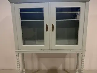 Flot gammelt skab