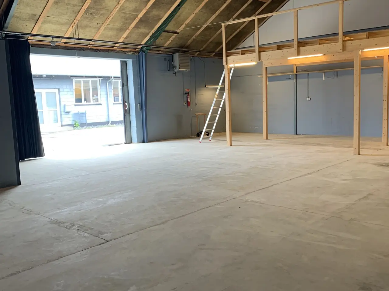 Billede 3 - 176 m2. i stort erhvervsområde i Ringsted med stor port