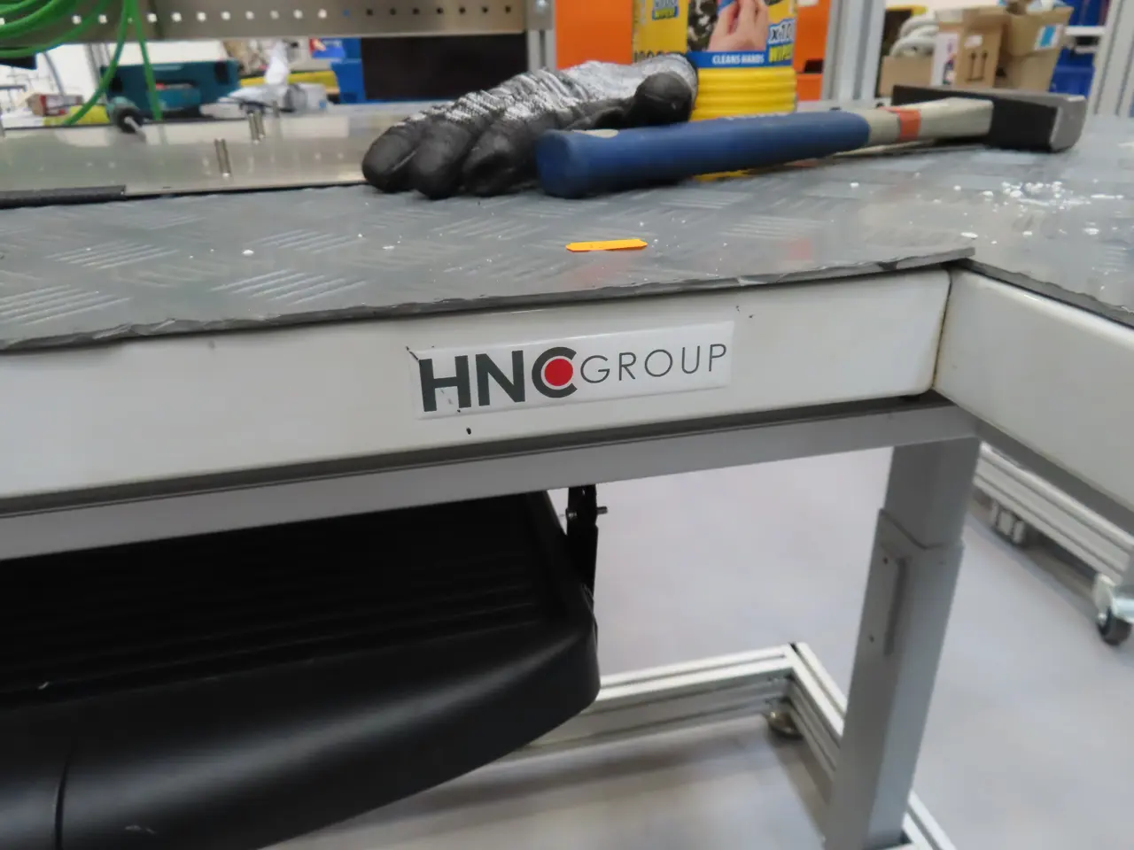 Billede 9 - El. Hæve/sænke arbejdsbord HNC GROUP med div. værktøj