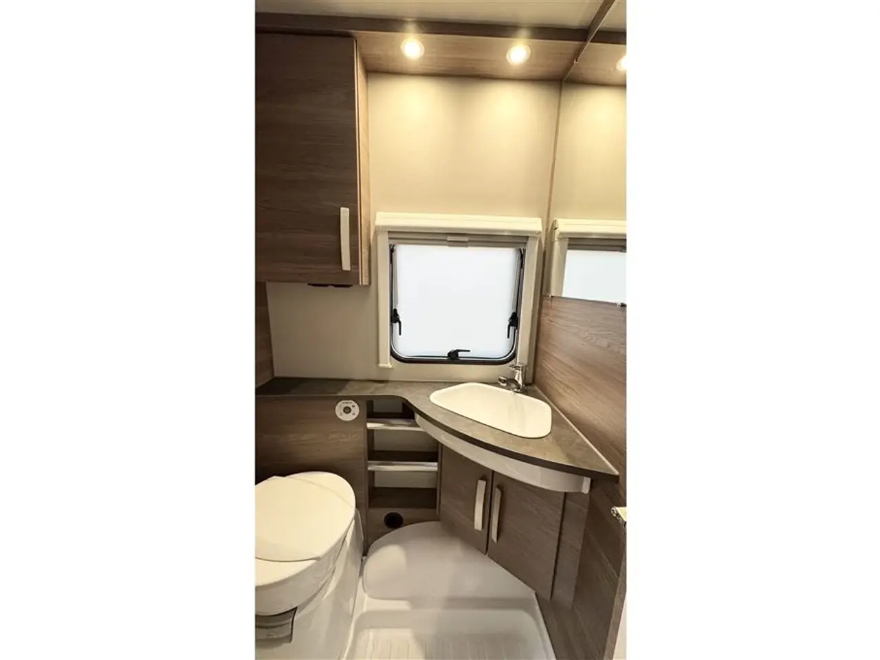 Billede 18 - 2021 - Knaus Sport 500 EU Silver Selection Enkeltsenge-Lamel-Gulvtemp.-Mover-Telt