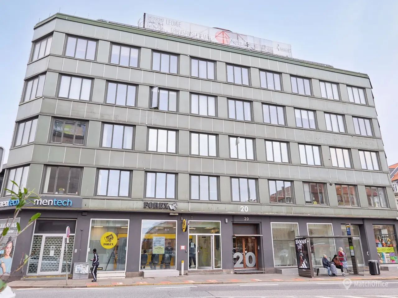Billede 11 - Kontor med udsigt over Banegårdspladsen