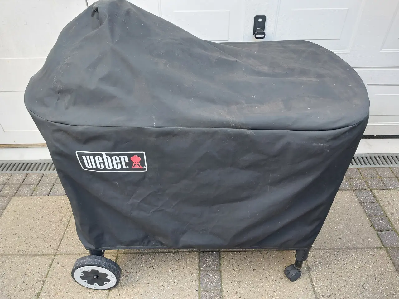 Billede 1 - Weber kuglegrill 57cm med gastænding.