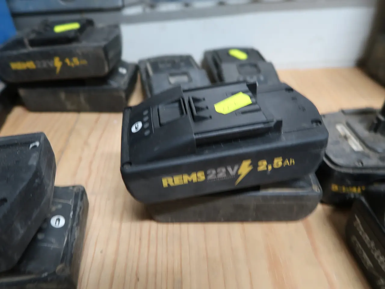 Billede 1 - 2 stk. Batterier REMS