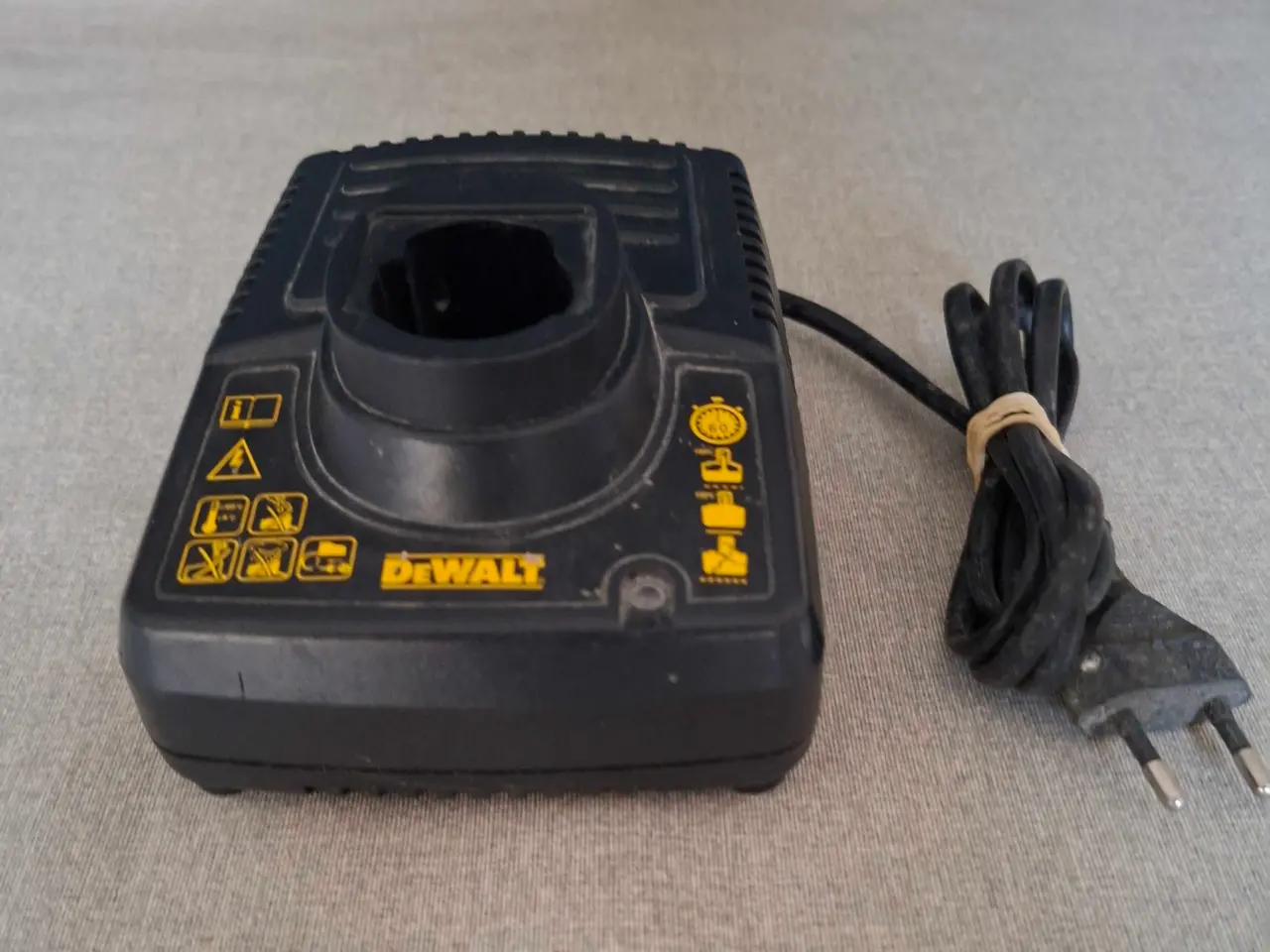 Billede 3 - Dewalt oplader