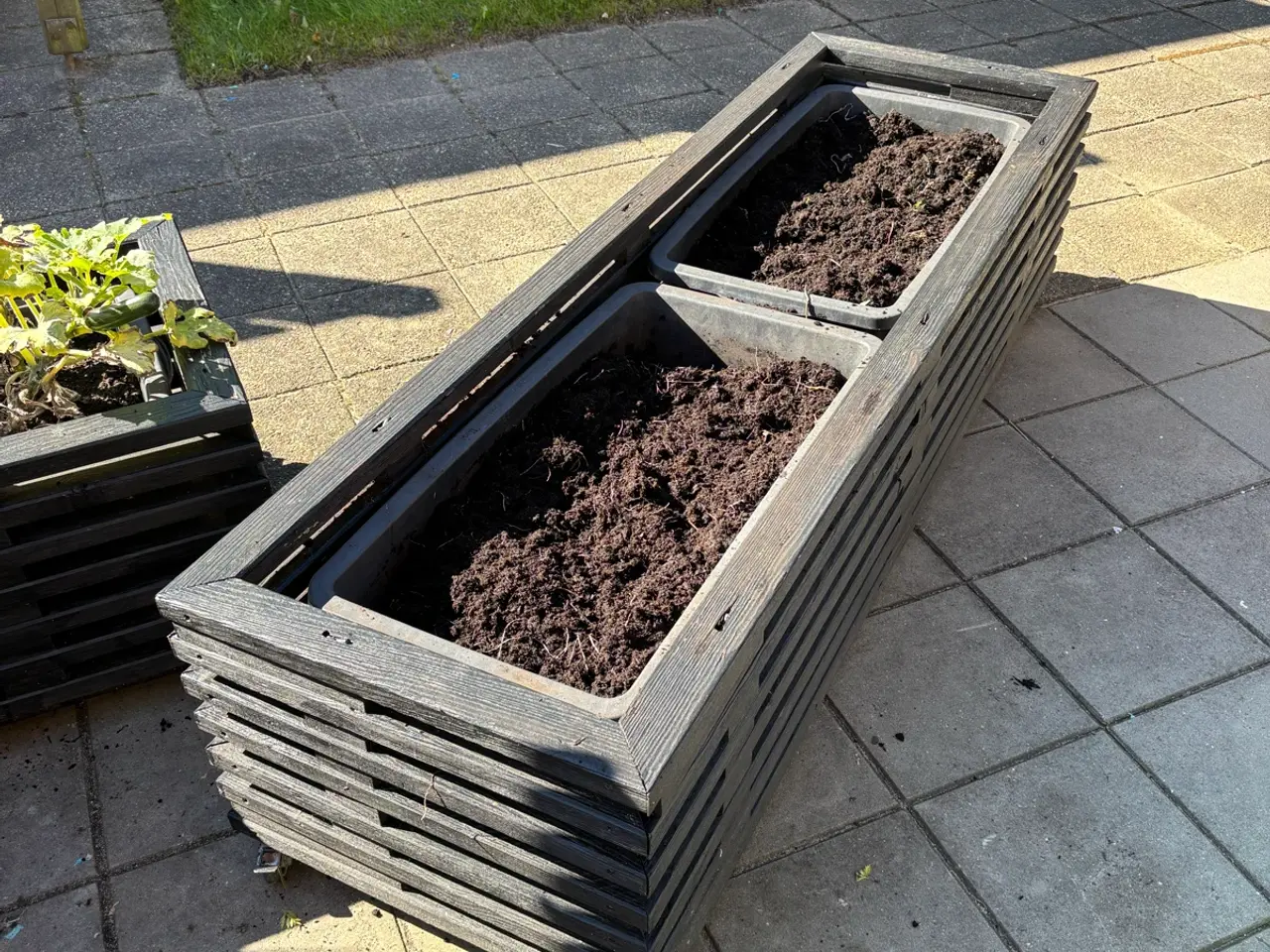 Billede 2 - Kabeltromel plantekasser på hjul i sort traller