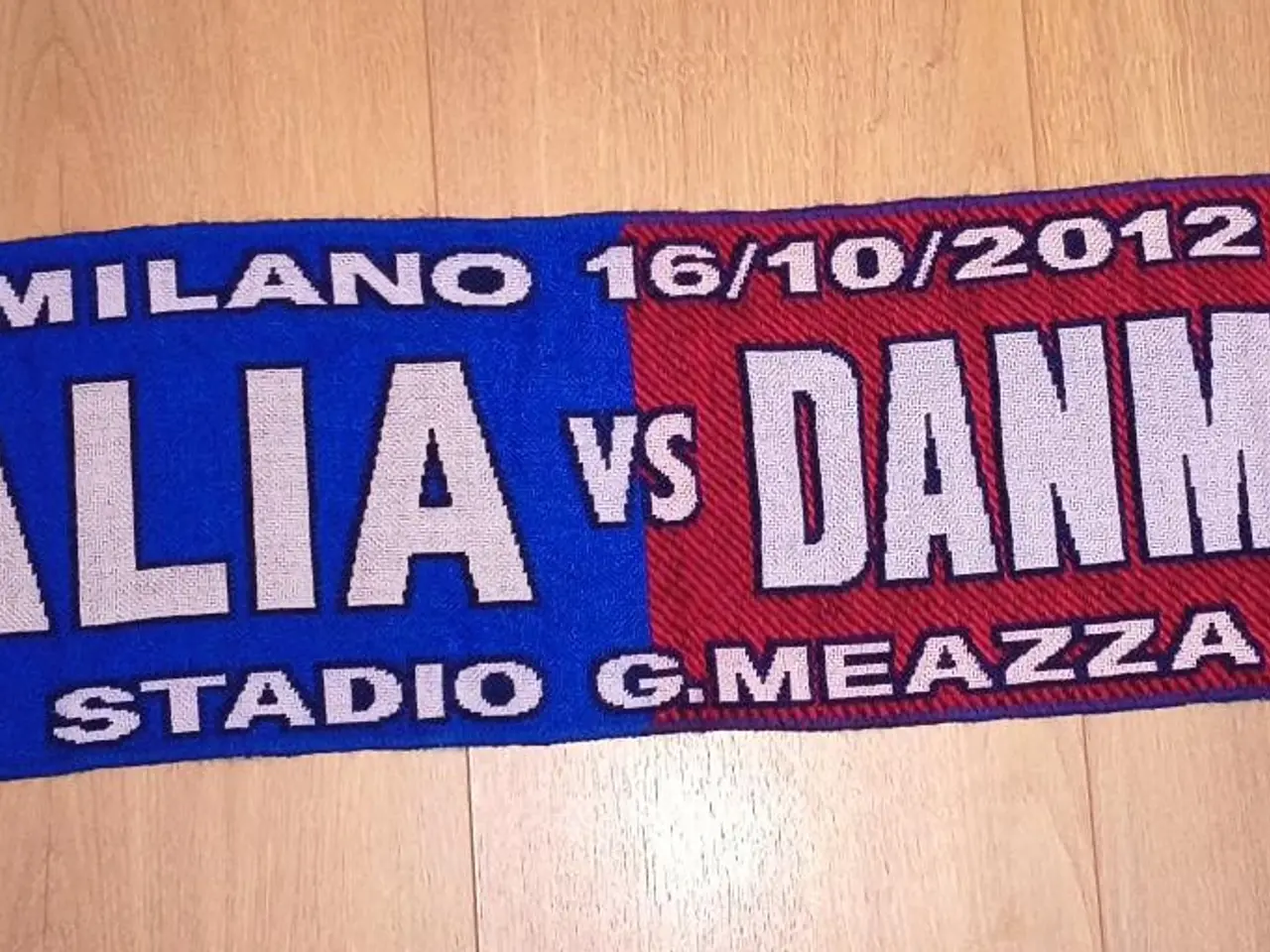 Billede 1 - NYT ITALIA VS DANMARK HALSTØRKLÆDE, OKT. 2012
