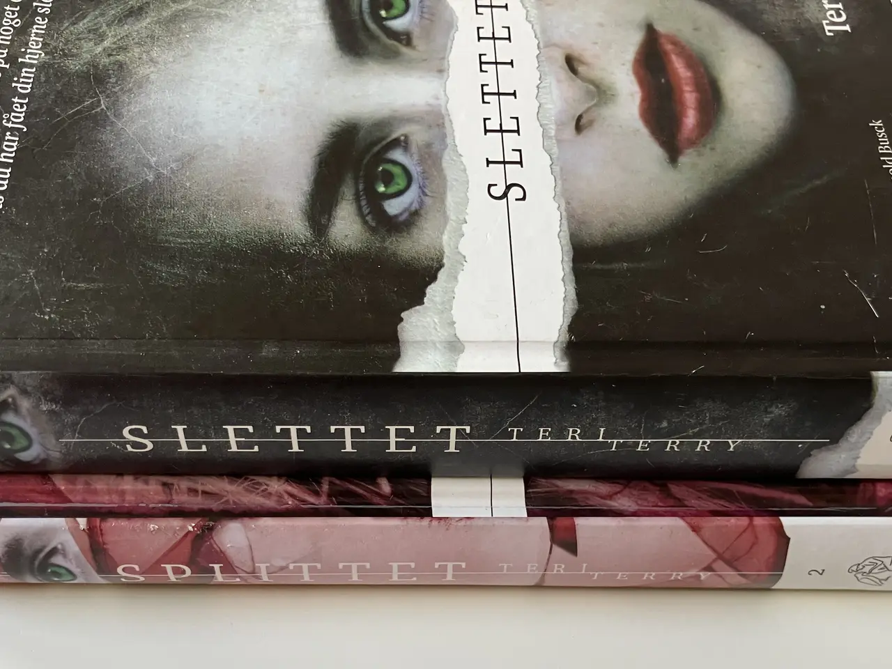 Billede 3 - Slettet 1+2.Slettet + Splittet, Af Teri Terry