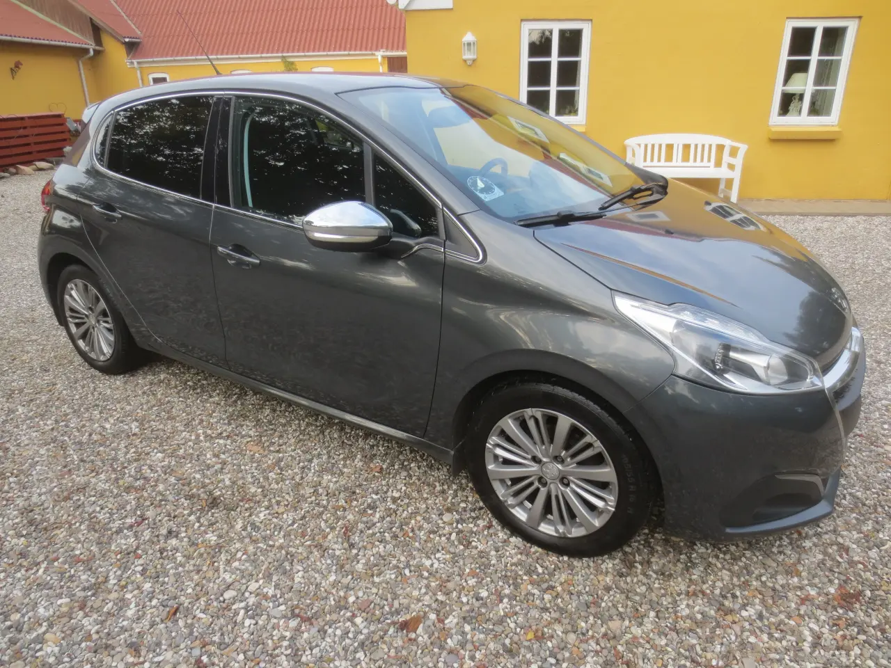 Billede 4 - Peugeot 208 1.6 BLUE HDi År 17. Synet 12/25.