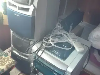 Aiwa musikanlæg. Giv bud.