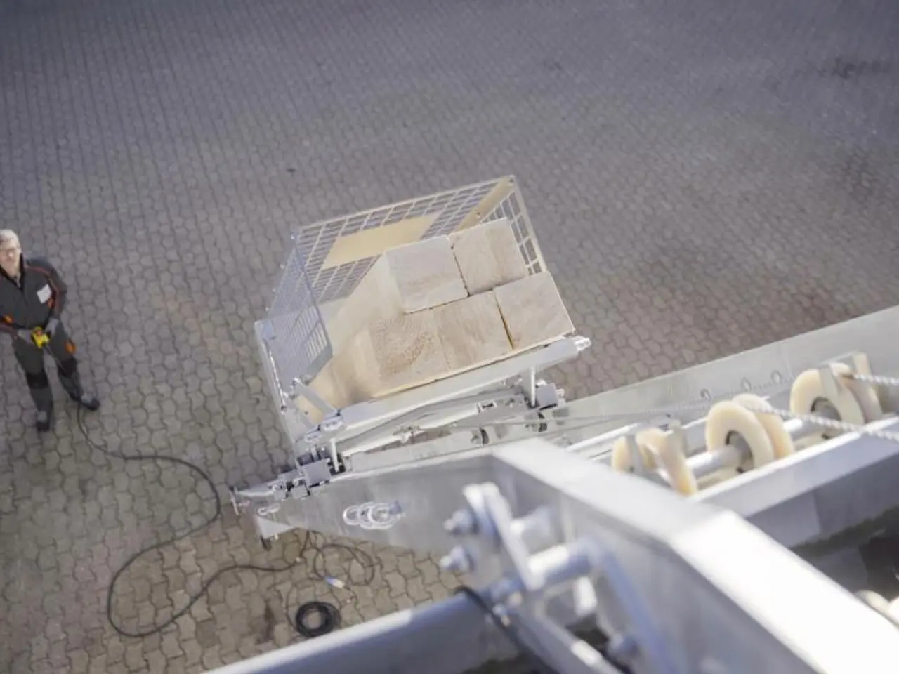 Billede 6 - RoofClimber materialelift – Effektiv materialetransport op til 21 meter