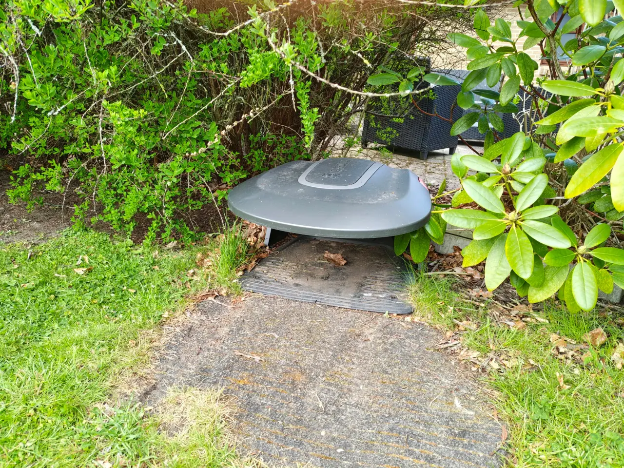 Billede 2 - Gardena Robot plæneklipper (Solgt)