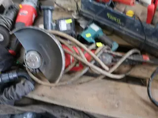 Vinkelsliber MILWAUKEE AG 22-230