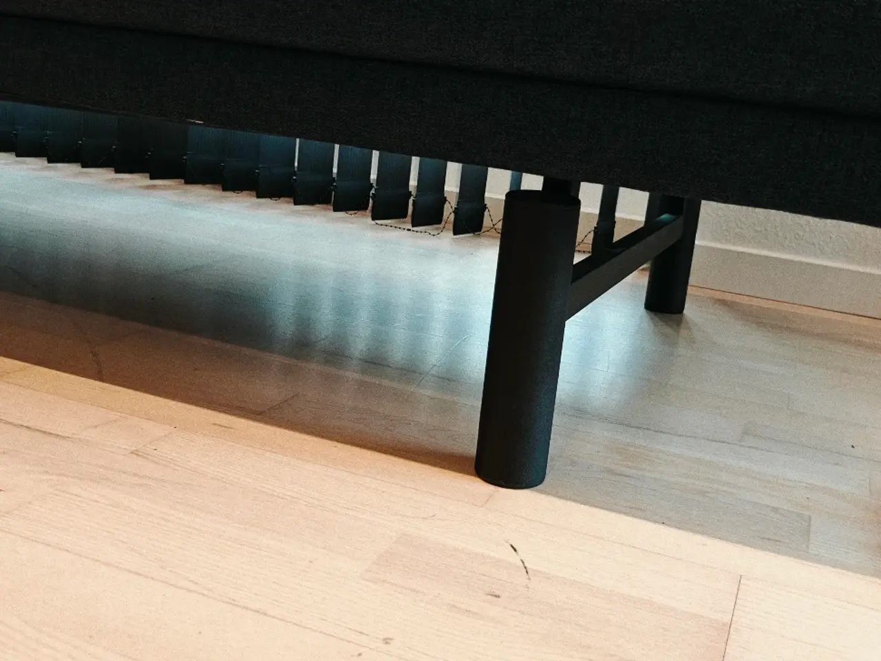 Billede 5 - Sofa, mørkeblå, næsten som ny, Jysk. 