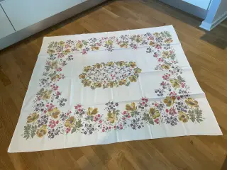 1 stk sommer dug med blomster NY.