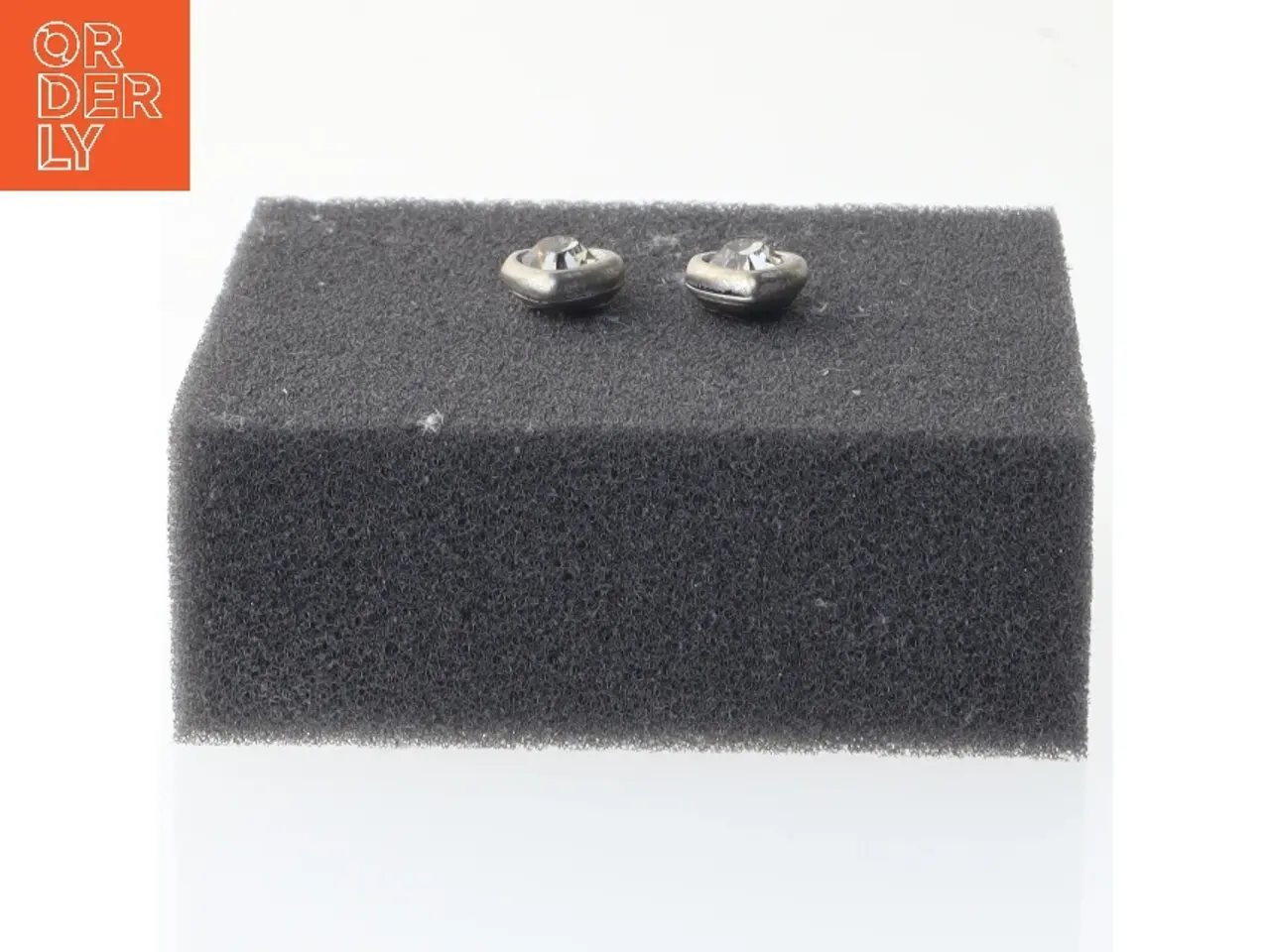 Billede 4 - Hjerteformede vedhæng fra DYRBERG KERN (str. 1,5 cm)