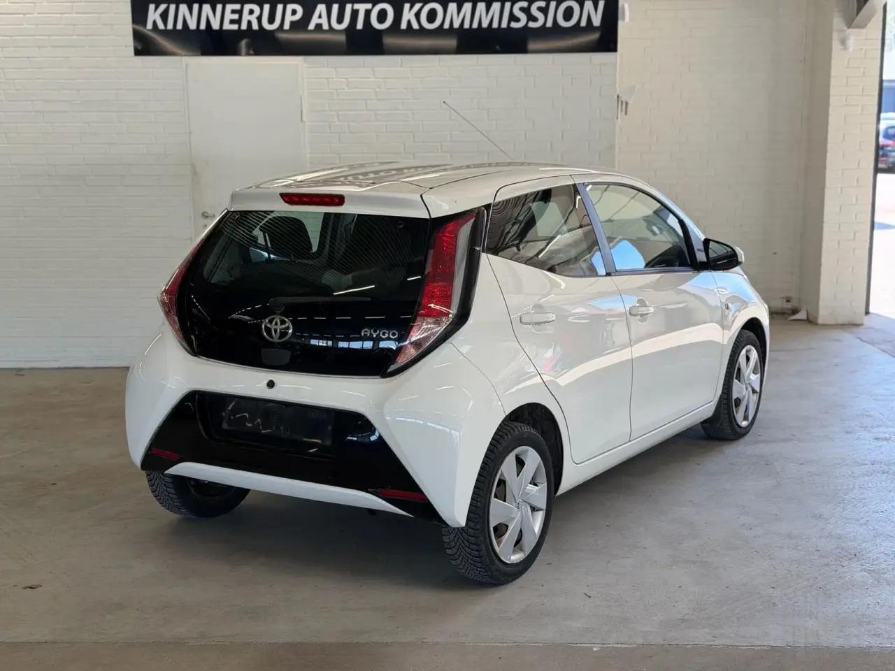 Billede 2 - Toyota Aygo 1,0 VVT-I X-Play + X-Touch 69HK 5d