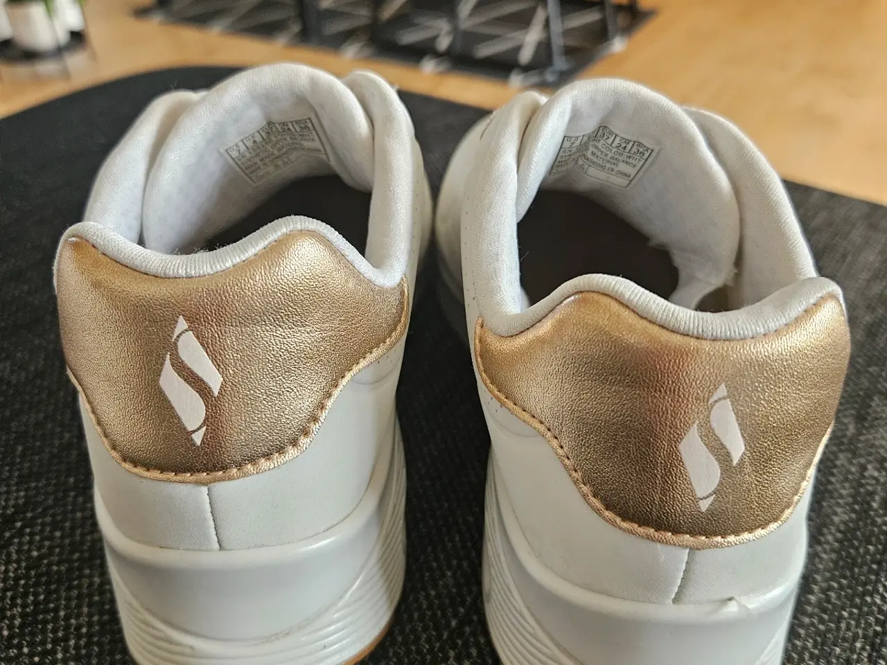 Billede 3 - SMARTE SNEAKERS FRA SKECHERS