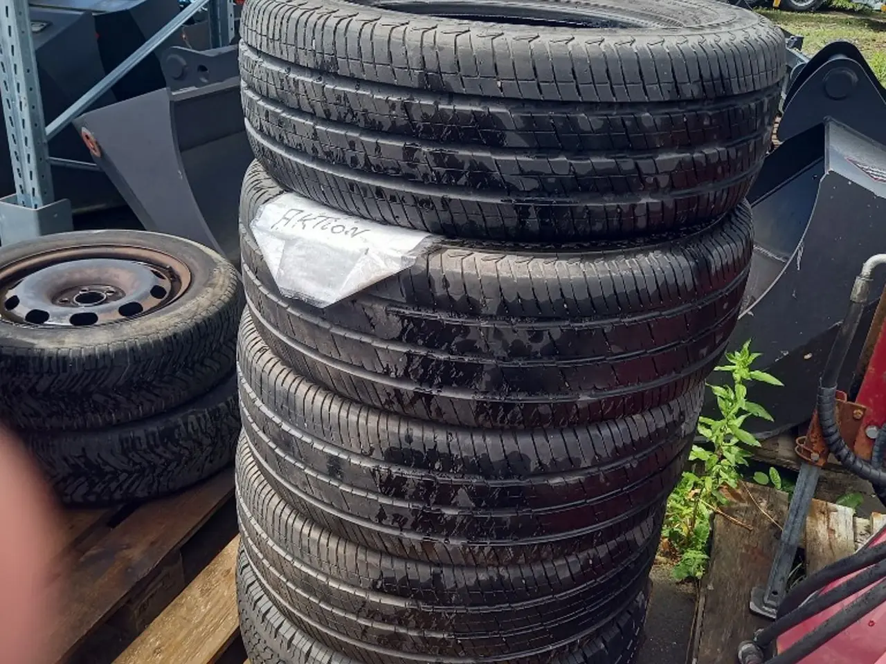 Billede 1 - Continental 235/65R16C dæk
