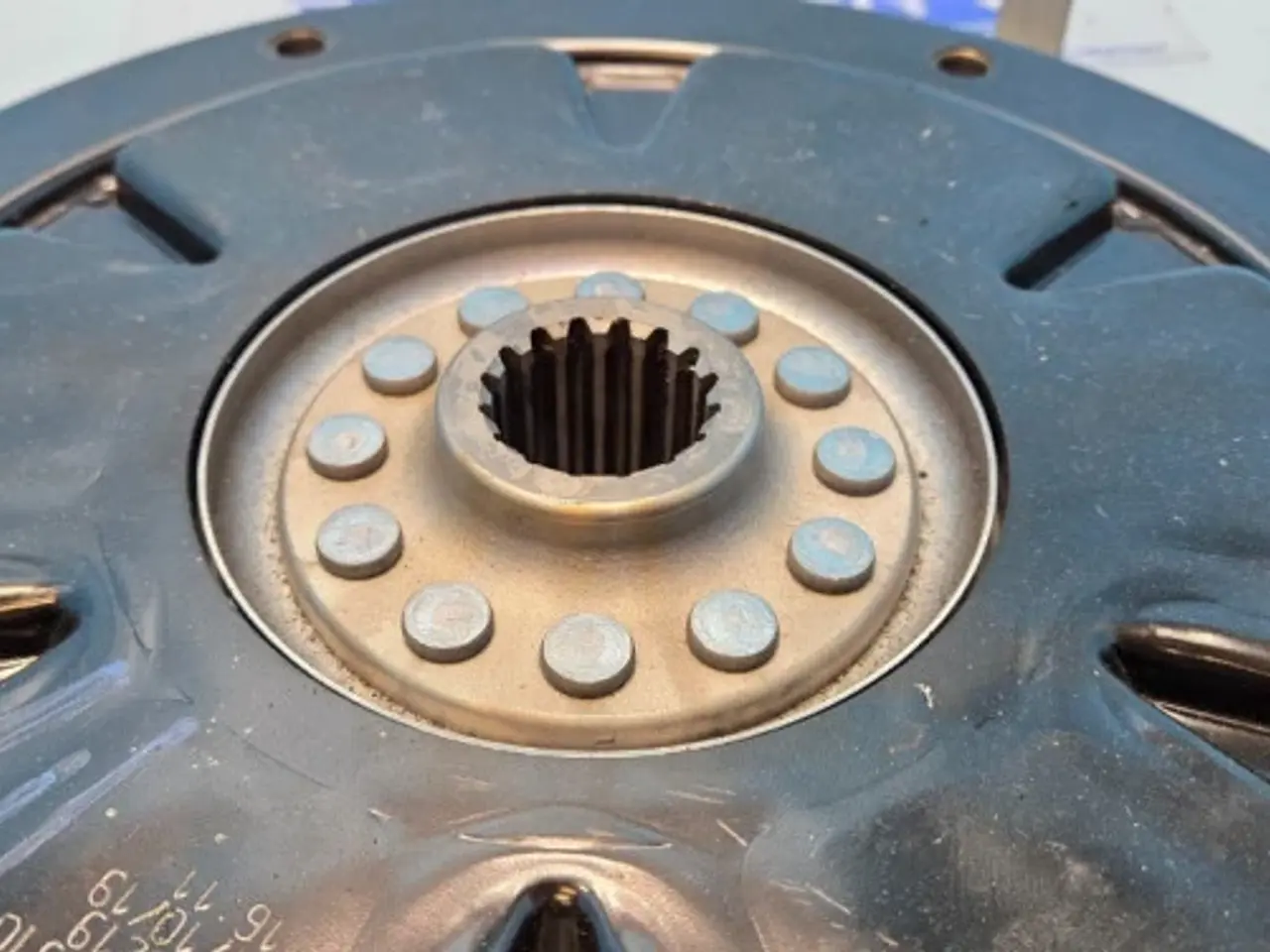 Billede 10 - Case Maxxum 150 Svingningsdæmper 51543219