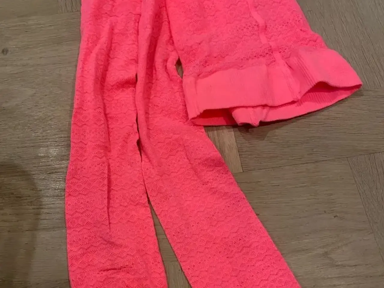 Billede 1 - Flotte pink nylonstrømper str small