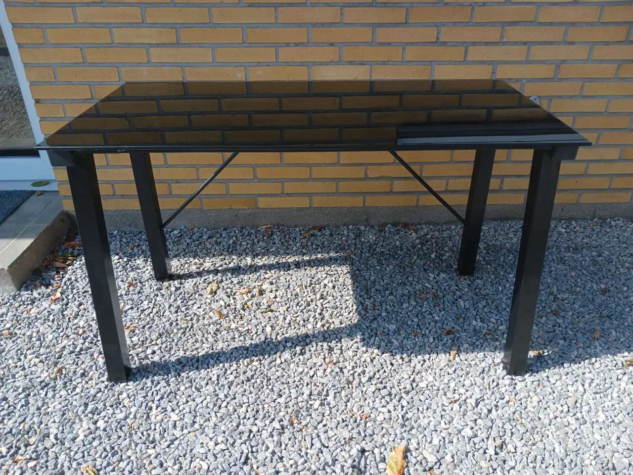 Billede 1 - Skrivebord i sort glas og sort alu