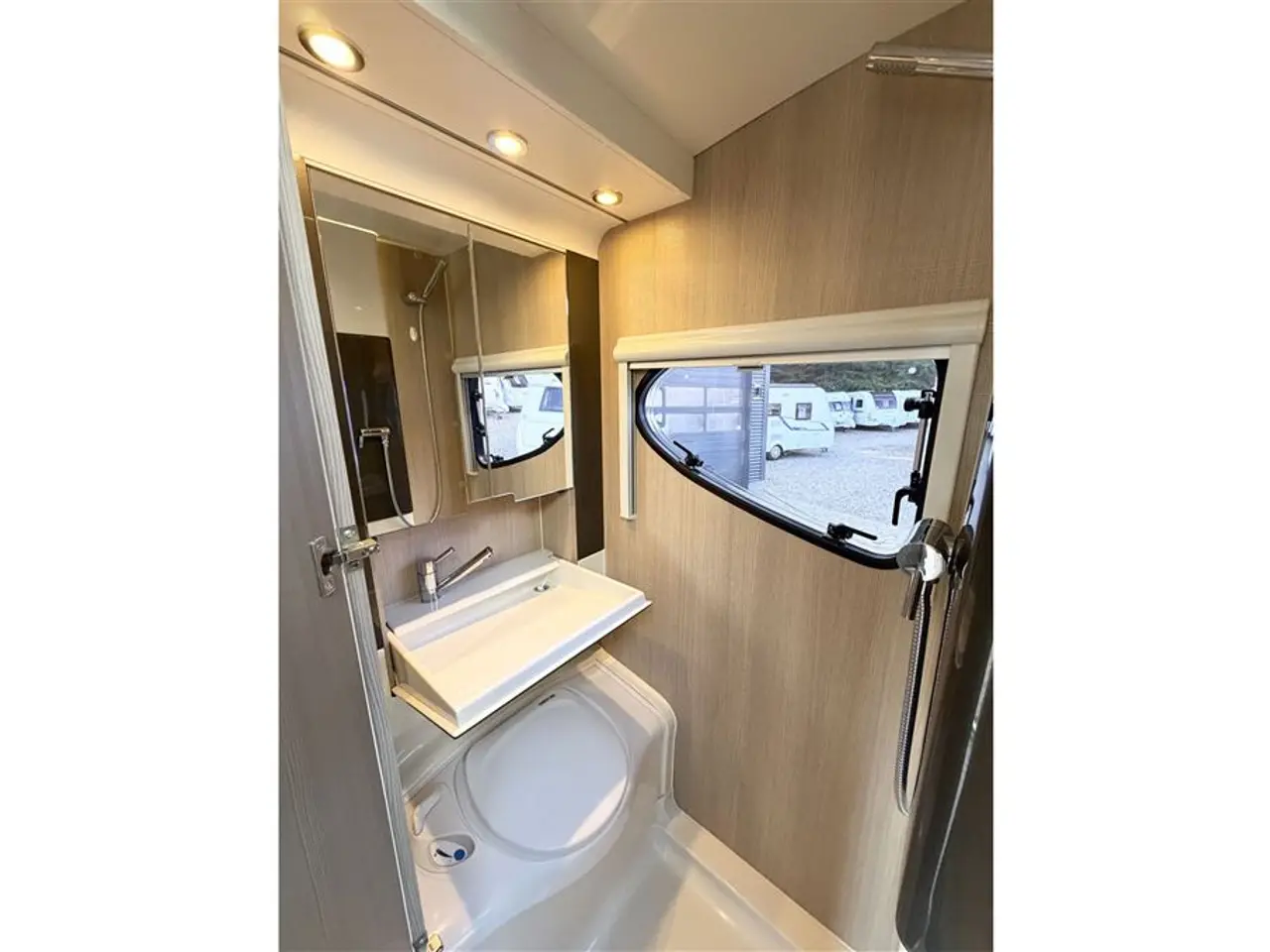 Billede 16 - 2015 - Adria Action 361 LH   Enkeltsenge-Lamel-Mover-Telt